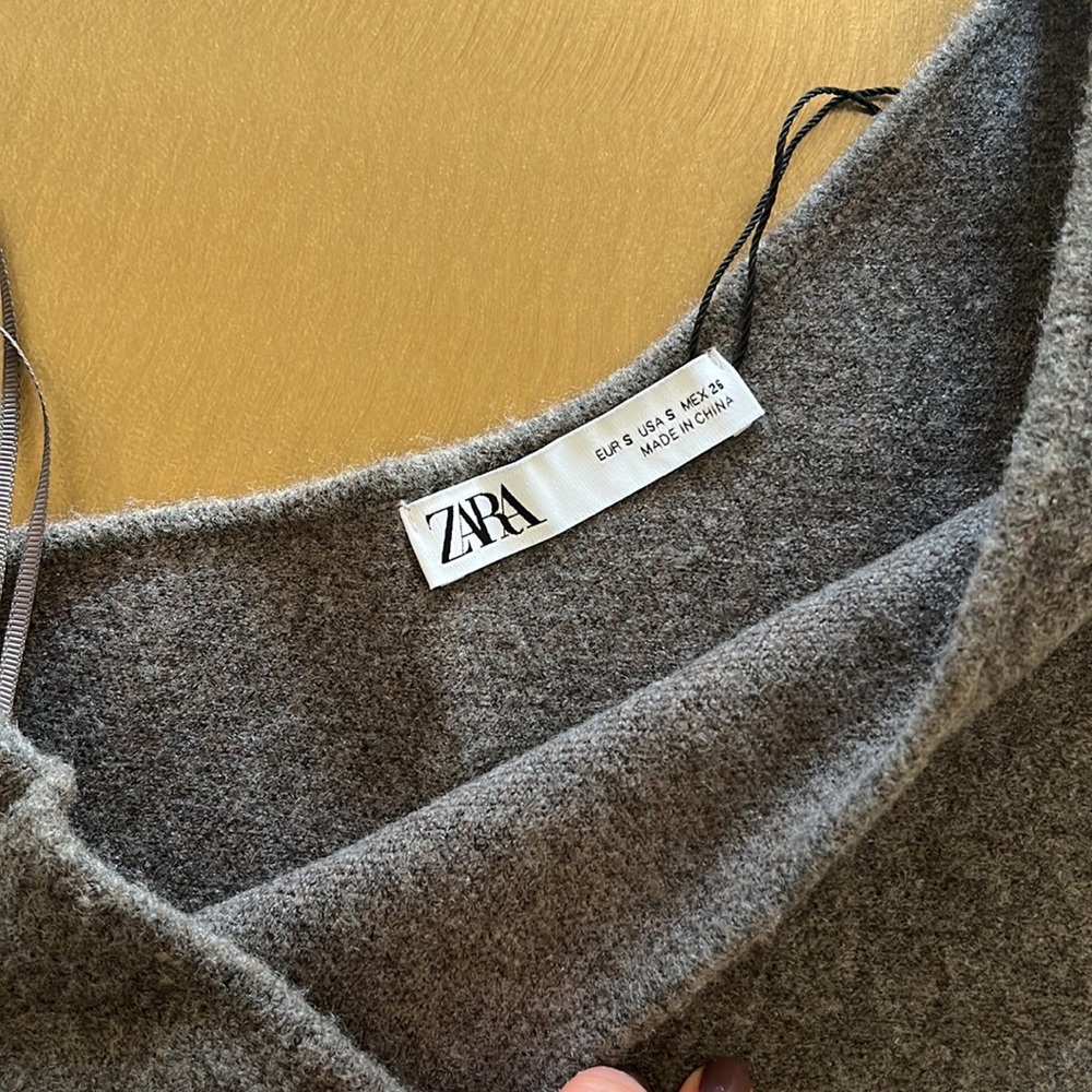 Zara Gray Off The Shoulder Top - Picture 4 of 4